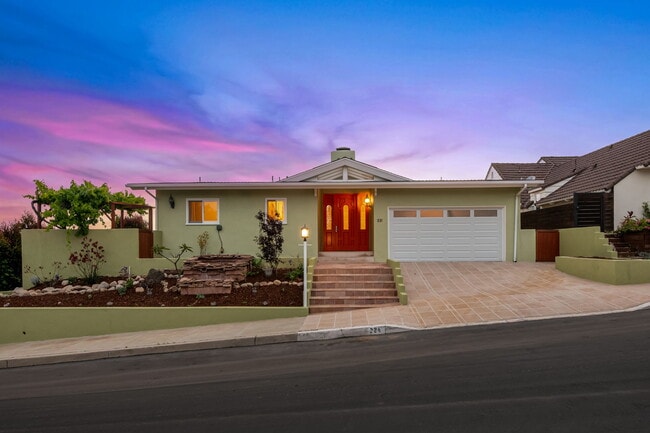 Building Photo - 221 Bellino Dr Rental