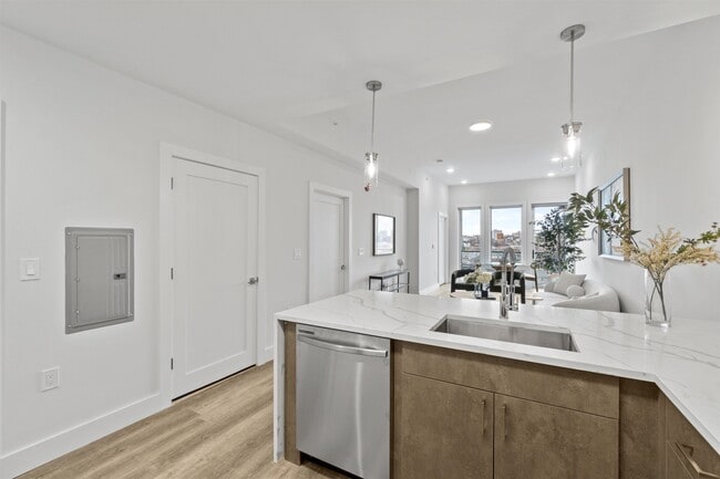 Photo - 412 Whiton St Unidad 504