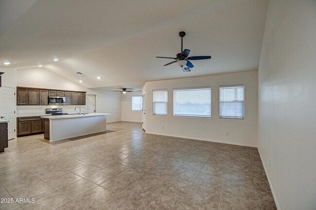 Photo - 22955 Pine St