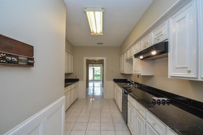 Photo - 26 Wellington Dr