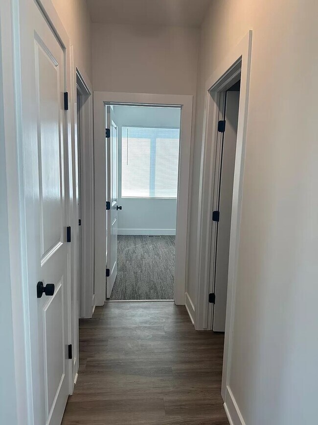 Photo - 1136 N Broadview St