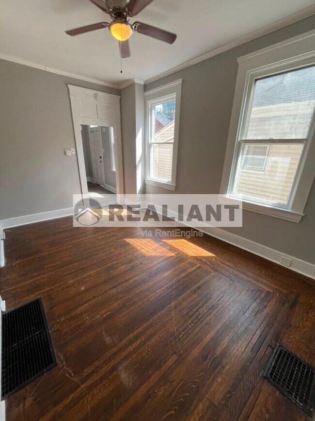 Photo - 622 W 12th St Unit Apartment 1