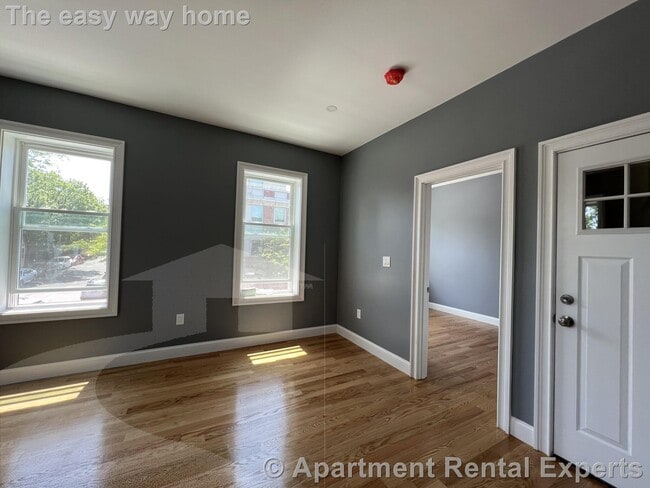 Building Photo - 339 Cambridge St Unit #2