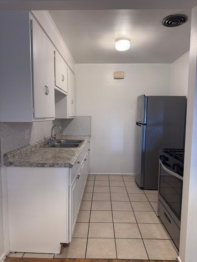 3827 College Ave Unit College#6