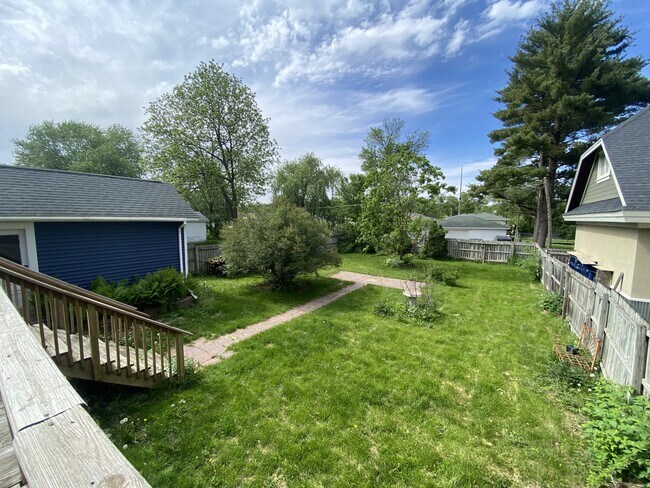 Photo - 1221 E Center St
