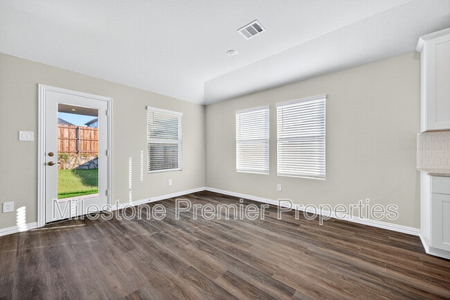 Photo - 2121 Gustavus Dr