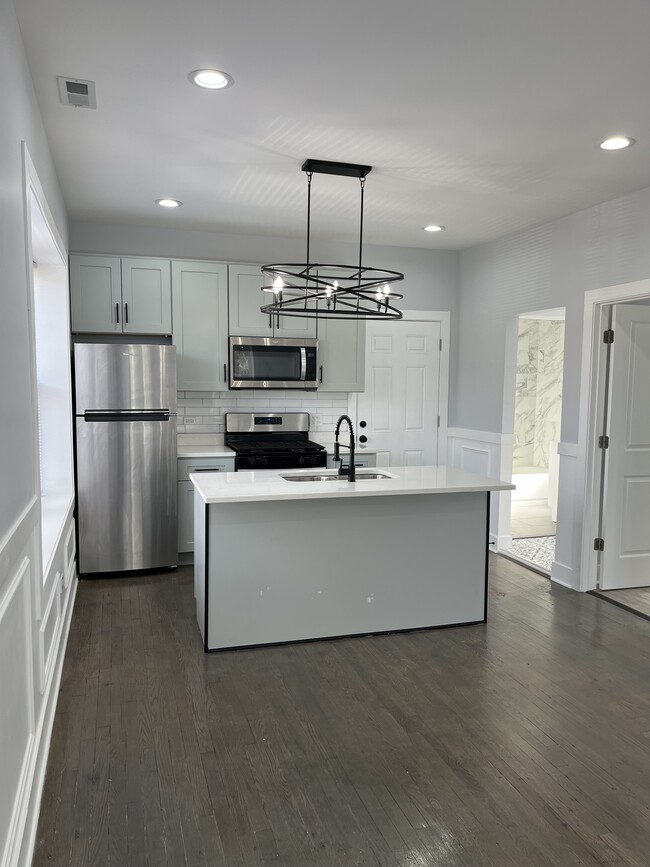 5033 W Wabansia Ave Unit 1W
