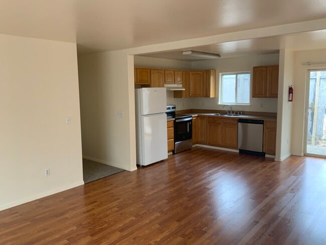 Building Photo - 5587 E Beaver Ave Unit E
