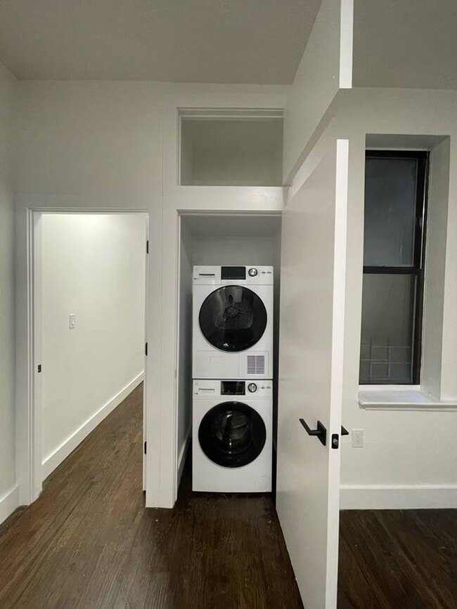 Building Photo - 1802 Bay Ridge Ave Unit 7