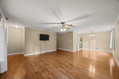 Photo - 73 Waters Rd