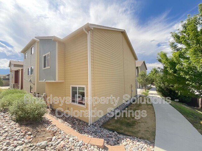 Photo - 2053 Alperton Heights