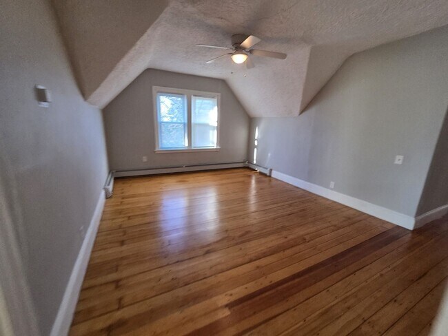 Photo - Woodbine St(15)-N Unit 3