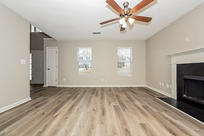 Photo - 5622 Glen Ridge Bend