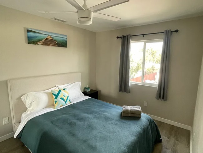 Photo - 5354-5356 E Falls View Dr Unit 5354 East Falls View Dr