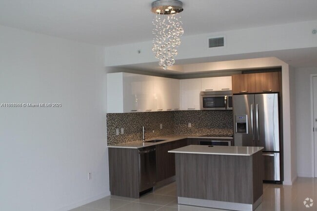 Building Photo - 5300 NW 85th Ave Unit 407 Rental