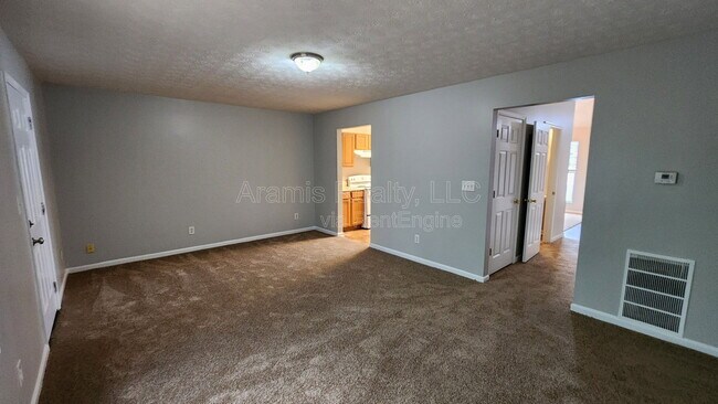 Photo - 5749 Strathmoor Manor Cir