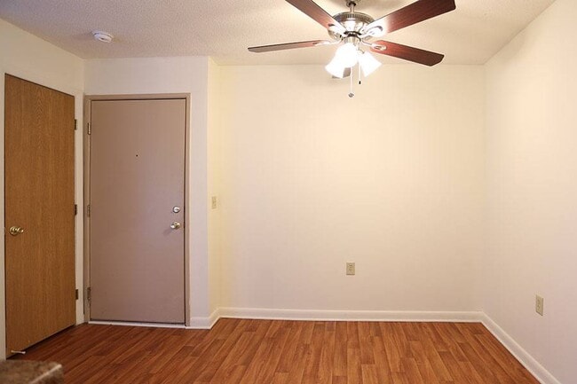 Photo - HUNTERS OAK APARTMENTS