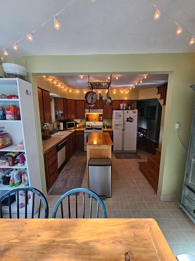 Photo - 3 Bedroom, 2 Bathroom House in Bellingham!