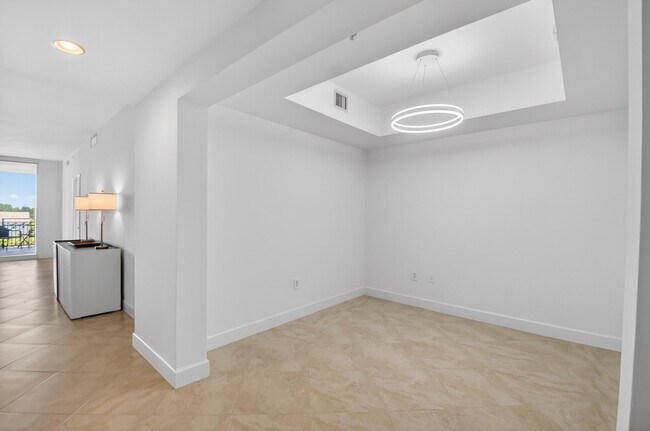 Photo - 550 Okeechobee Blvd Unit 423