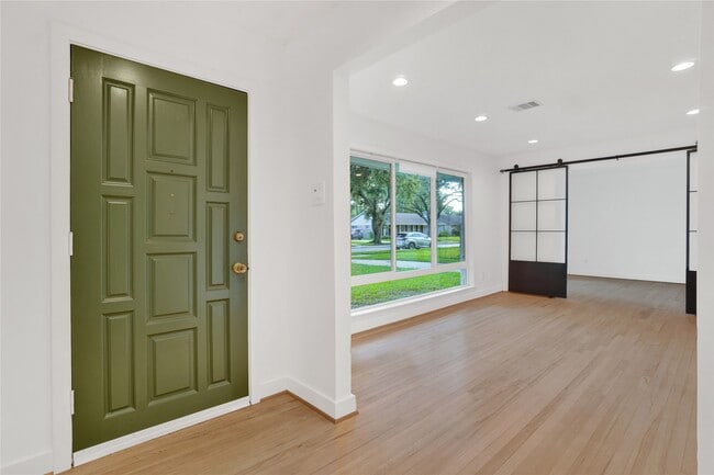 Photo - 5226 Kinglet St