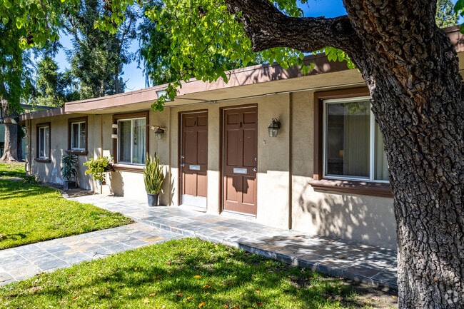 Photo - Chaumont Villas Apartments