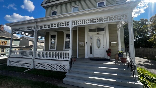 EXTERIOR - 89 Grant St Unidad 1A