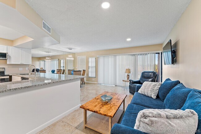 1605 S US Hwy 1 Unit V6-306