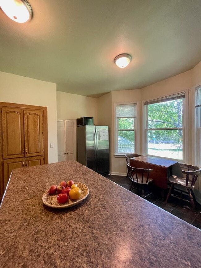 Photo - 839 E John St Unit Lower