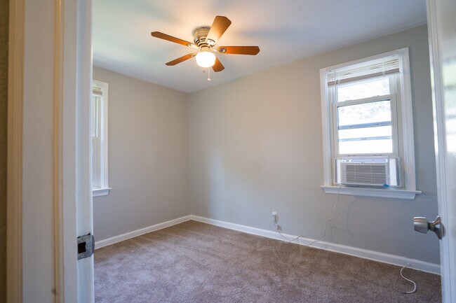 Building Photo - 1725 E Frankfort St Unit 1725