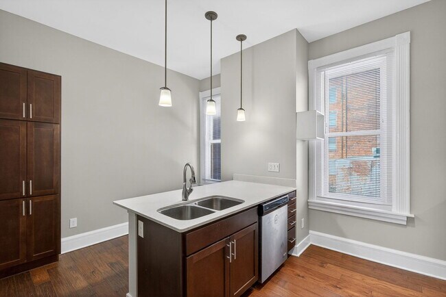 Photo - 975 E McMillan St Unidad 303