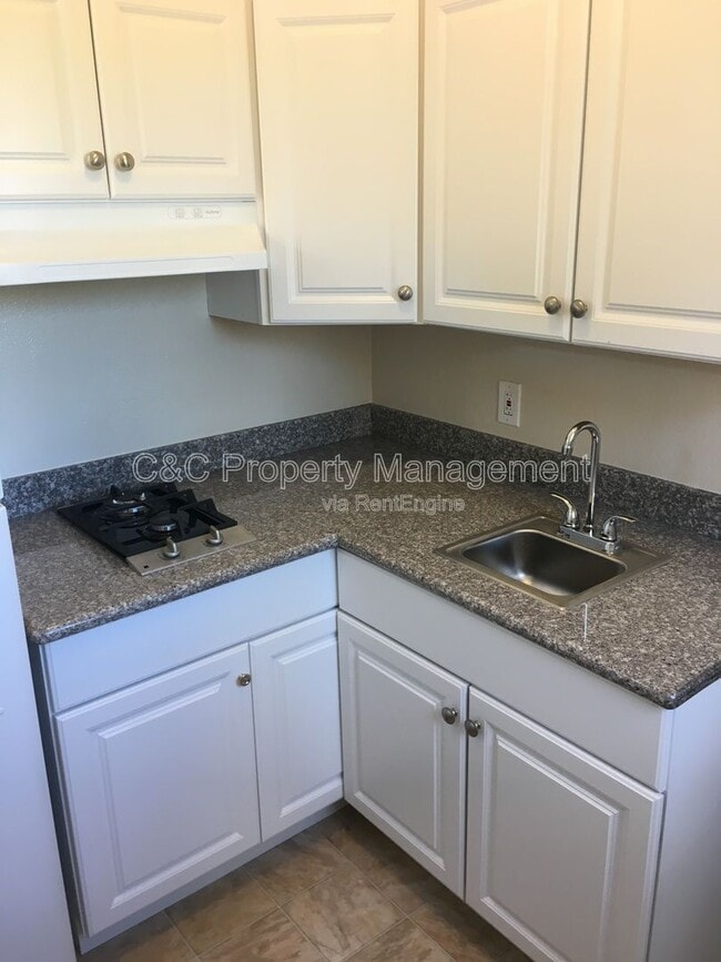 Building Photo - 244 Carmel Ave Unit 2