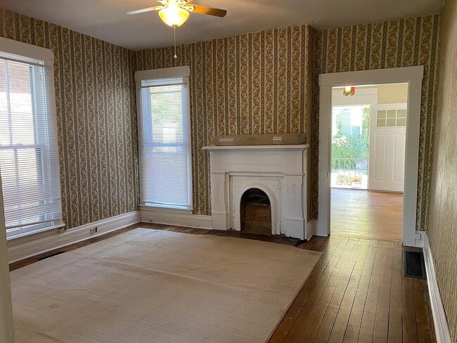 Photo - 310 Steele St