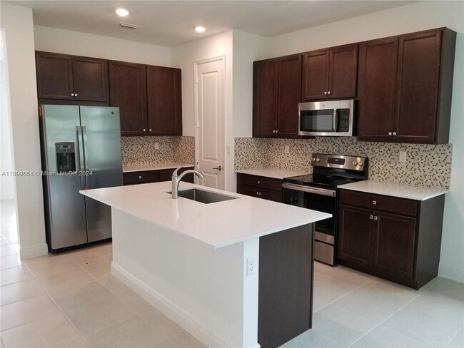 Photo - 4129 Marina Way