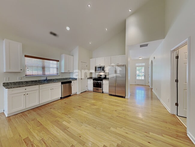 Photo - 518 Anglewood Trace