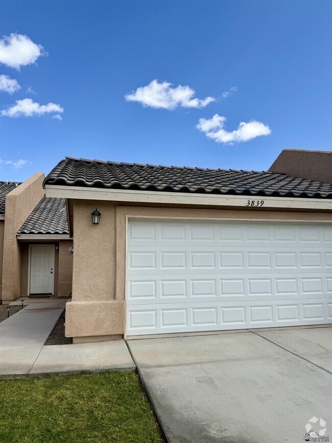 Building Photo - 3839 S Desert Sky Dr Rental