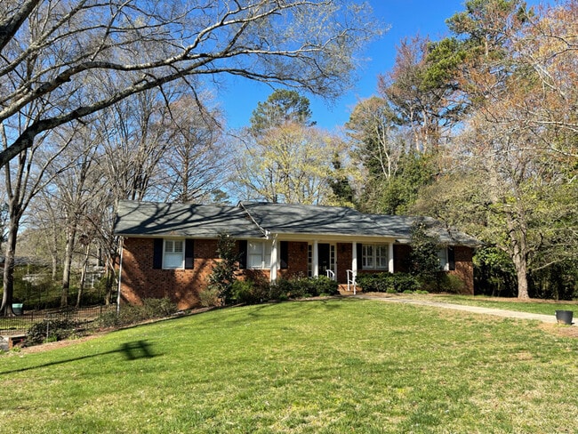 Building Photo - 624 Foxwood Dr SE Rental