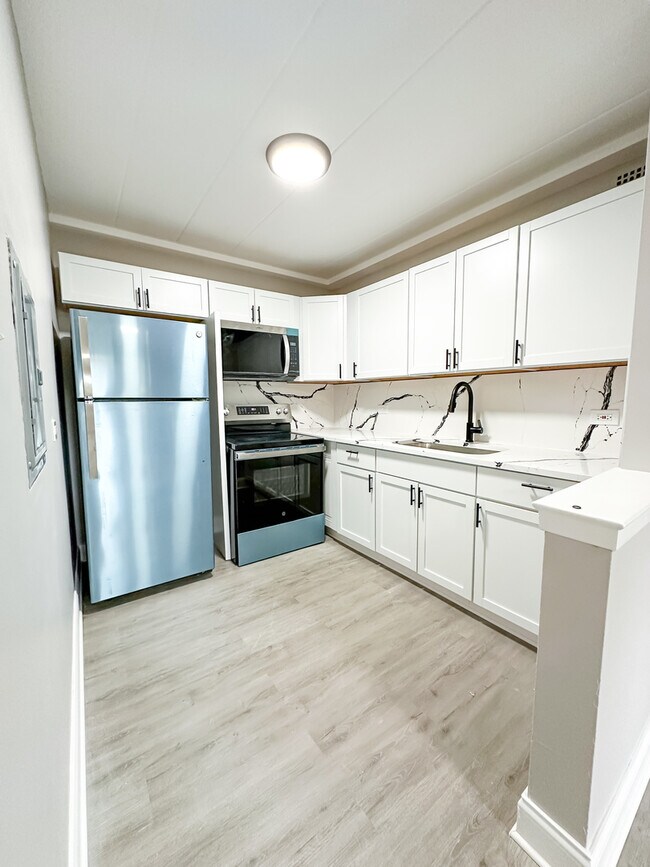 Photo - 2035 W Granville Ave Unidad C414