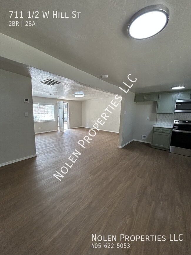 711 1/2 W Hill St-