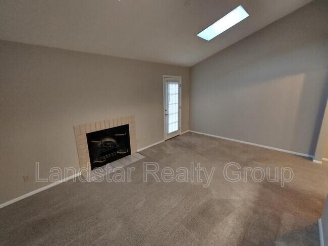 Photo - 4929 Villa Fair