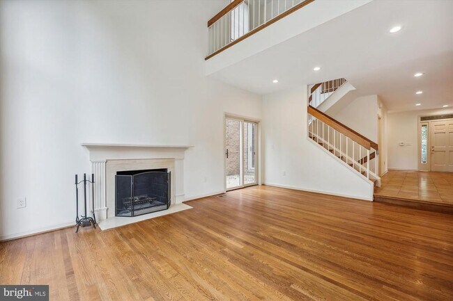 6 Goldleaf Ct
