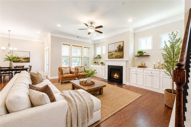 Photo - 165 Mansfield Dr
