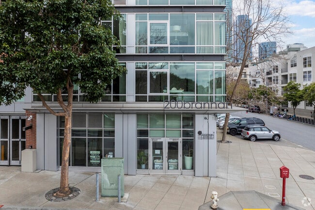 Entrada - 200 Brannan St