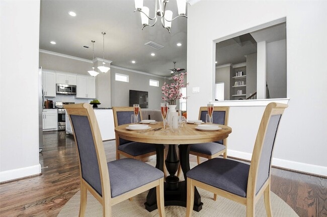 Photo - 812 Fisher St