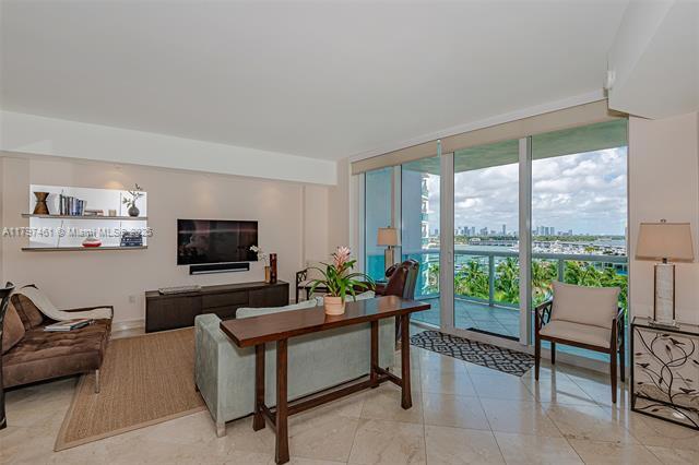 Photo - 1000 S Pointe Dr