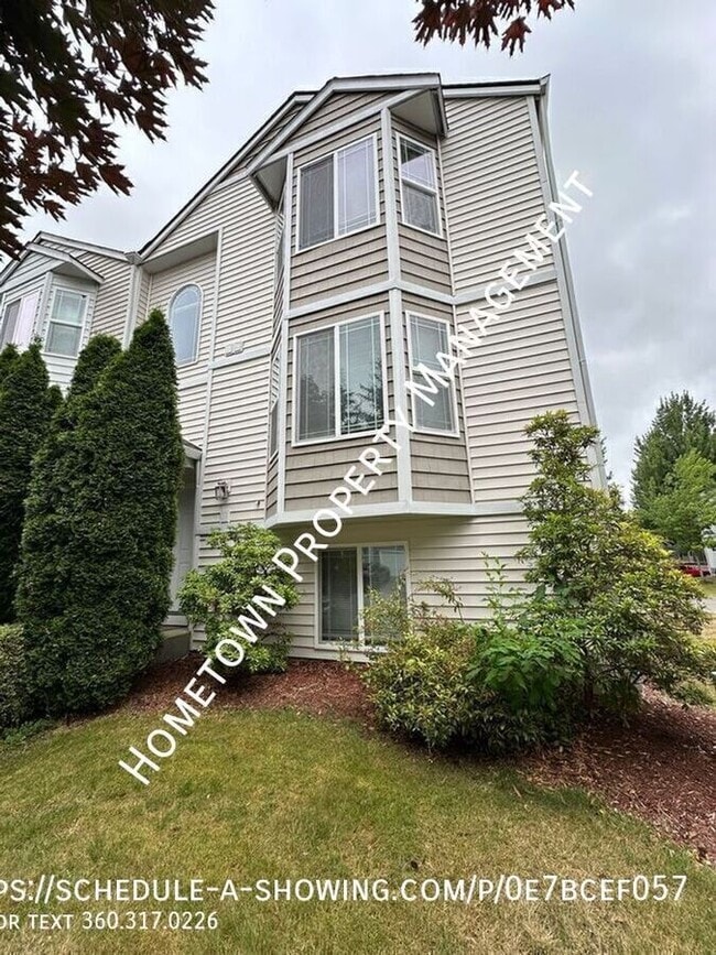 Building Photo - 8612 Sweetbrier Loop SE