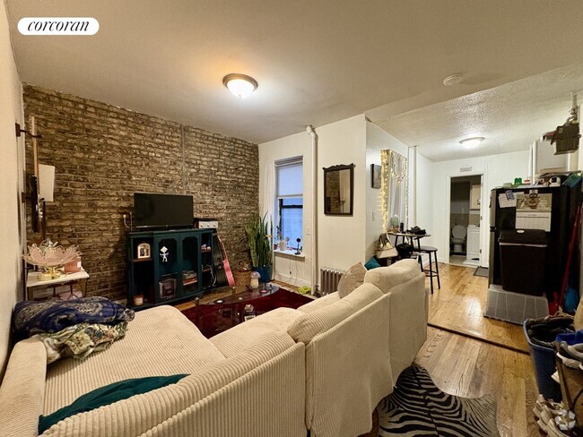 Building Photo - 146 17th St Rental