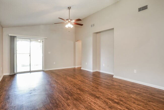 Photo - 4268 Hanging Moss Dr