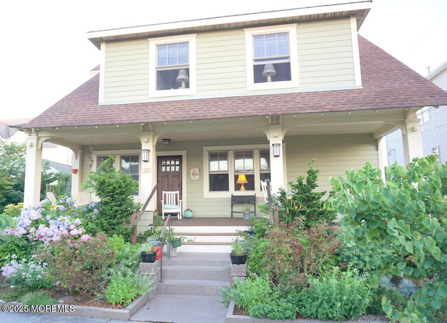 Building Photo - 703 A St Rental