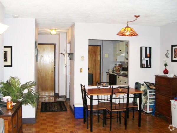 Building Photo - 18 Pond St Unit 18 Rental