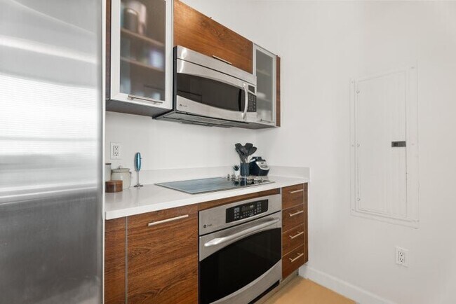 Photo - 480 Hibiscus St